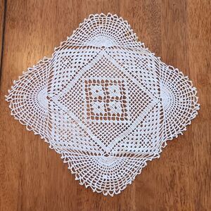 5/$15  Vintage hand crocheted white square doily